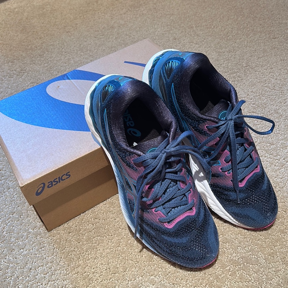 ASICS Gel-Nimbus 23 size 9